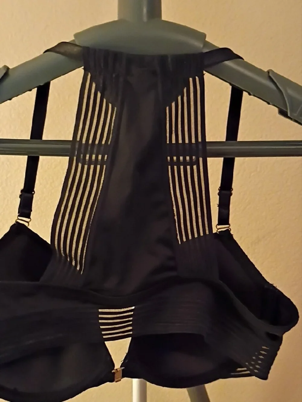 Vince Camuto Black Striped Racerback Push-Up Bra